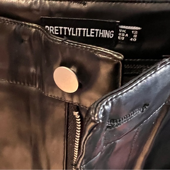 Pretty Little Thing Black Vinyl Panel Split Hem Skinny Trouser - Picture 6 of 8